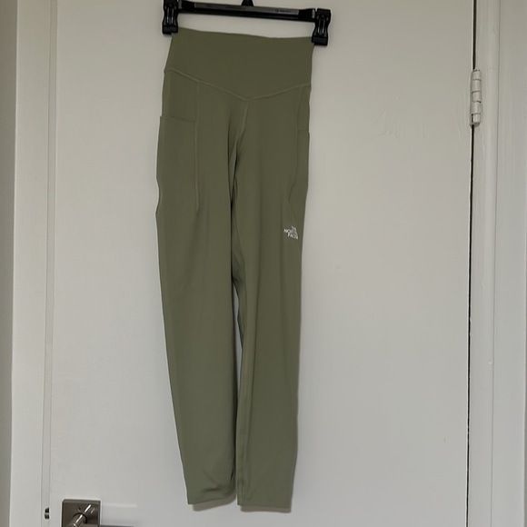 The North Face sage green leggings - Picture 5 of 11